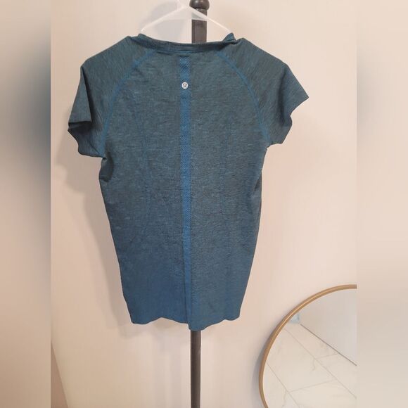 Lululemon Swiftly active tee top 10 - Picture 5 of 5
